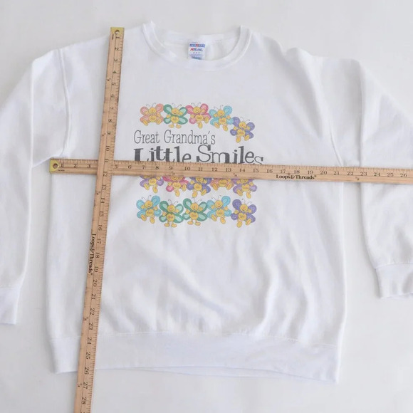 Vintage Jerzees White Great Grandma Colourful Butterfly Crewneck Sweater M - Picture 4 of 12